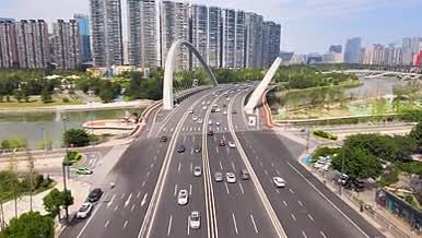 4K航拍成都交通车辆桐锦南桥视频的预览图